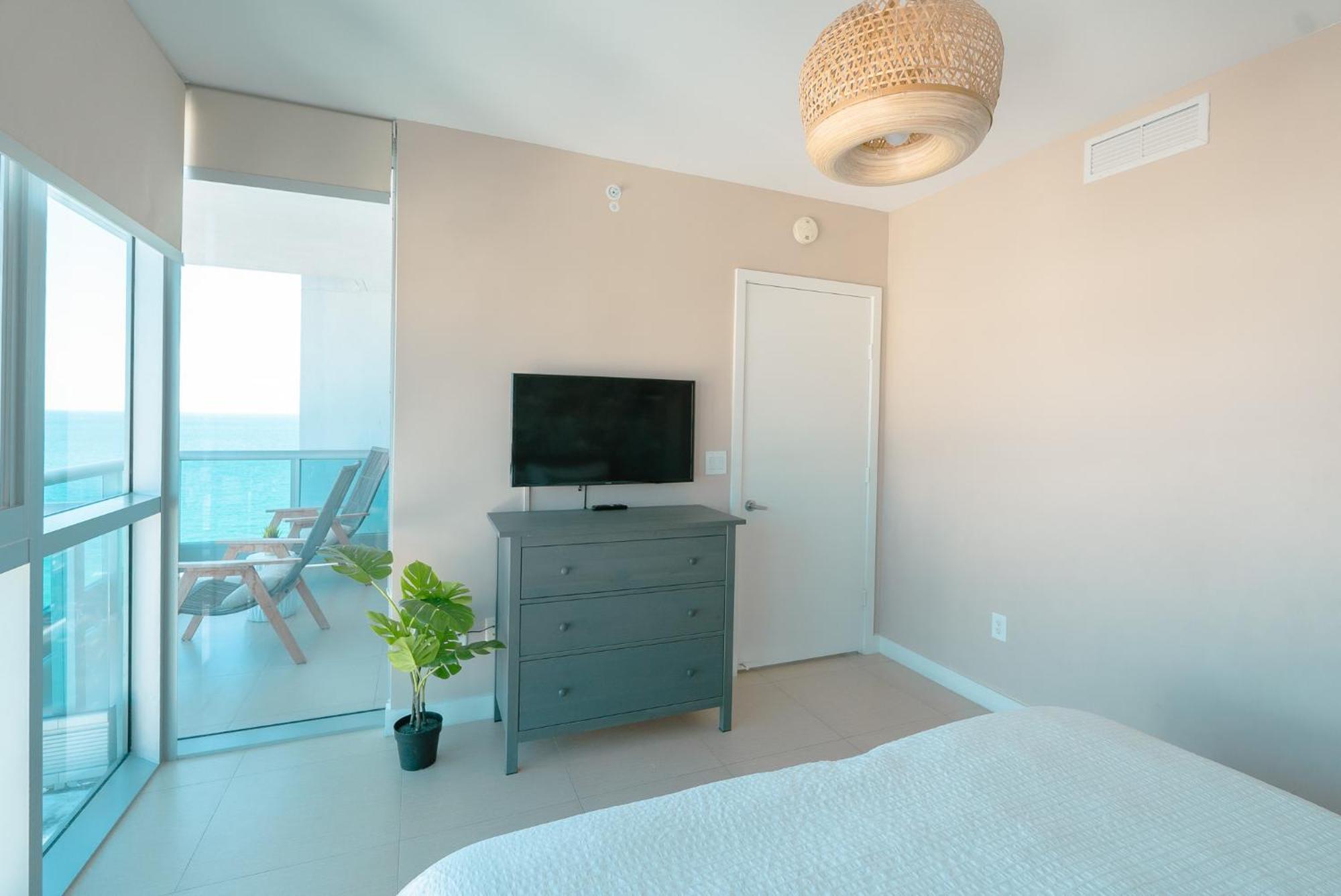 Ocean 2 Sky At Monte Carlo Miami Beach Rom bilde