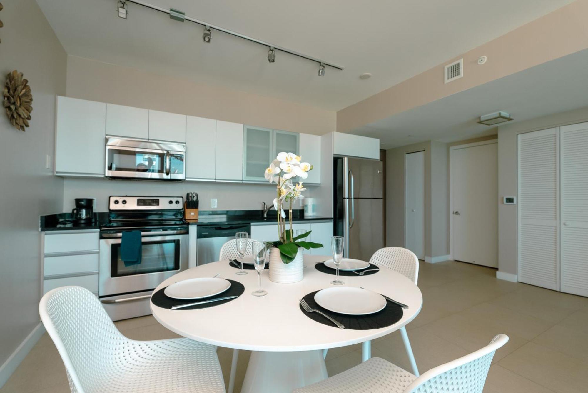 Ocean 2 Sky At Monte Carlo Miami Beach Rom bilde