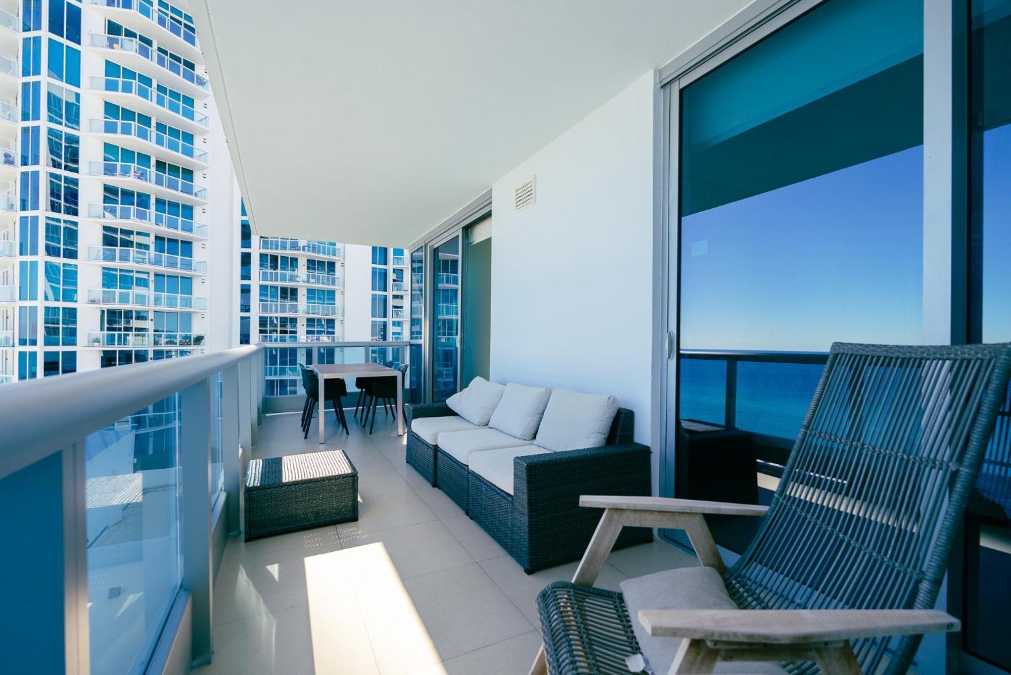 Ocean 2 Sky At Monte Carlo Miami Beach Rom bilde